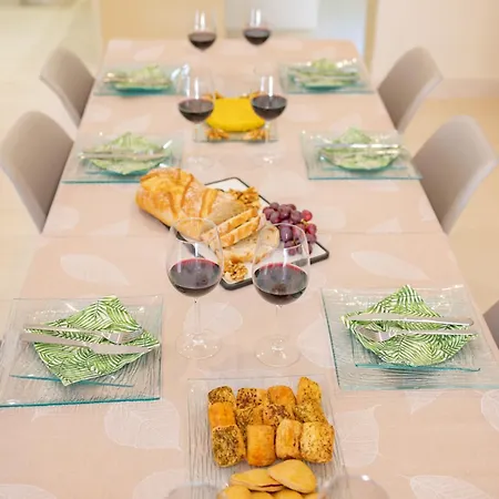 Manolet - Plusholidays *