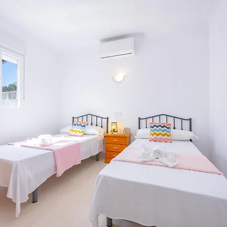 Manolet - Plusholidays