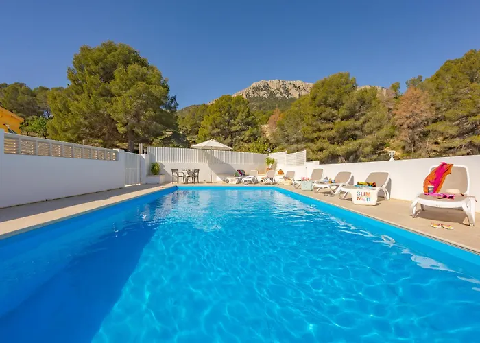 Manolet - Plusholidays