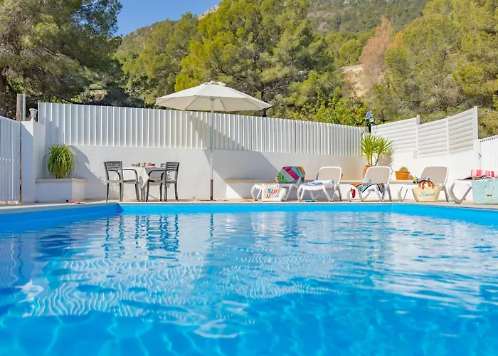 Willa Manolet - Plusholidays *